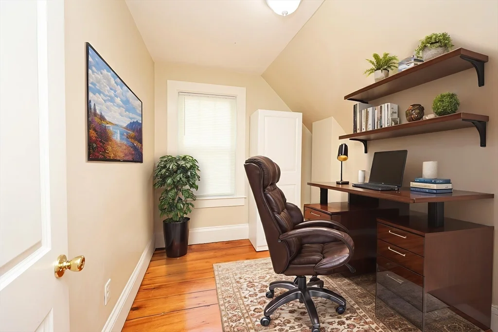 50 Front St, Braintree