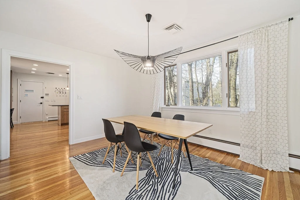 66 Roosevelt Rd, Newton