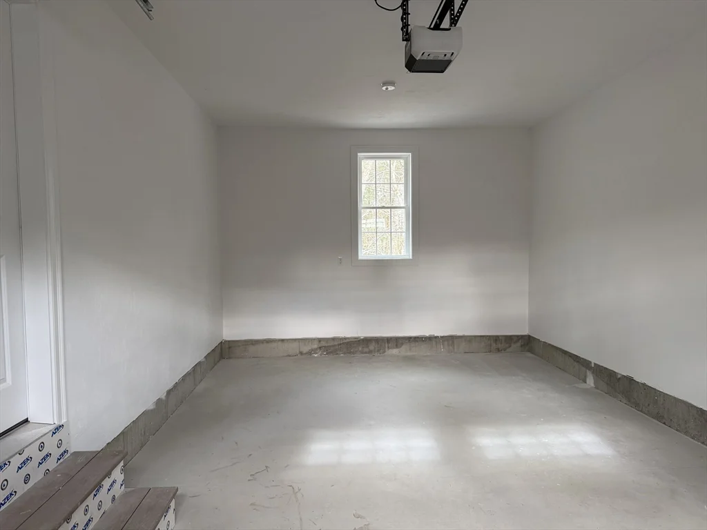 19 Kashmir's Way, Middleboro