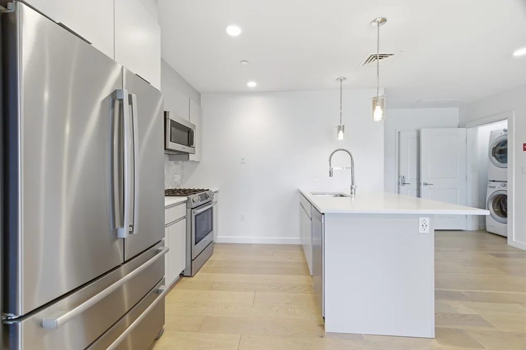 16 Boardman St, East Boston