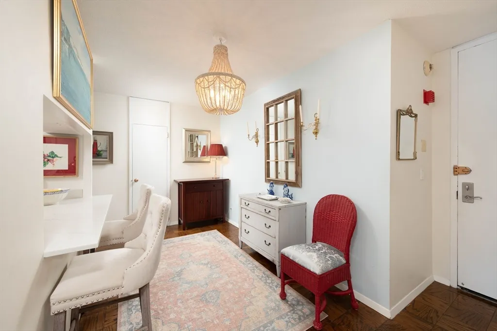 85 E India Row, Waterfront