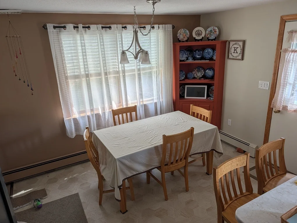10 Sherwood Ln, Raynham