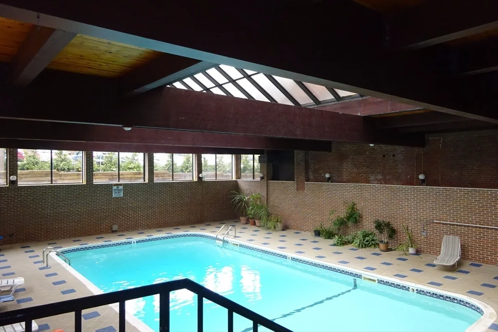 48 Forest St, Medford