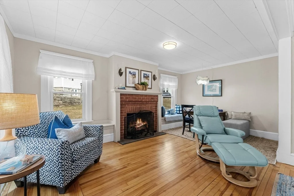 6 Davis Way, Worcester