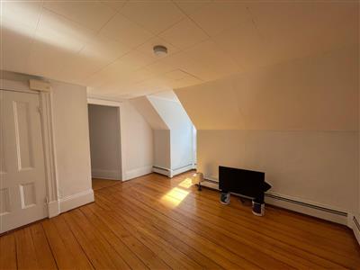 198 Cedar St, Powder House Square