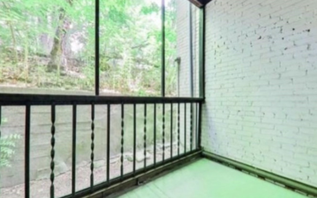 39 Mount Hood Rd, Brighton