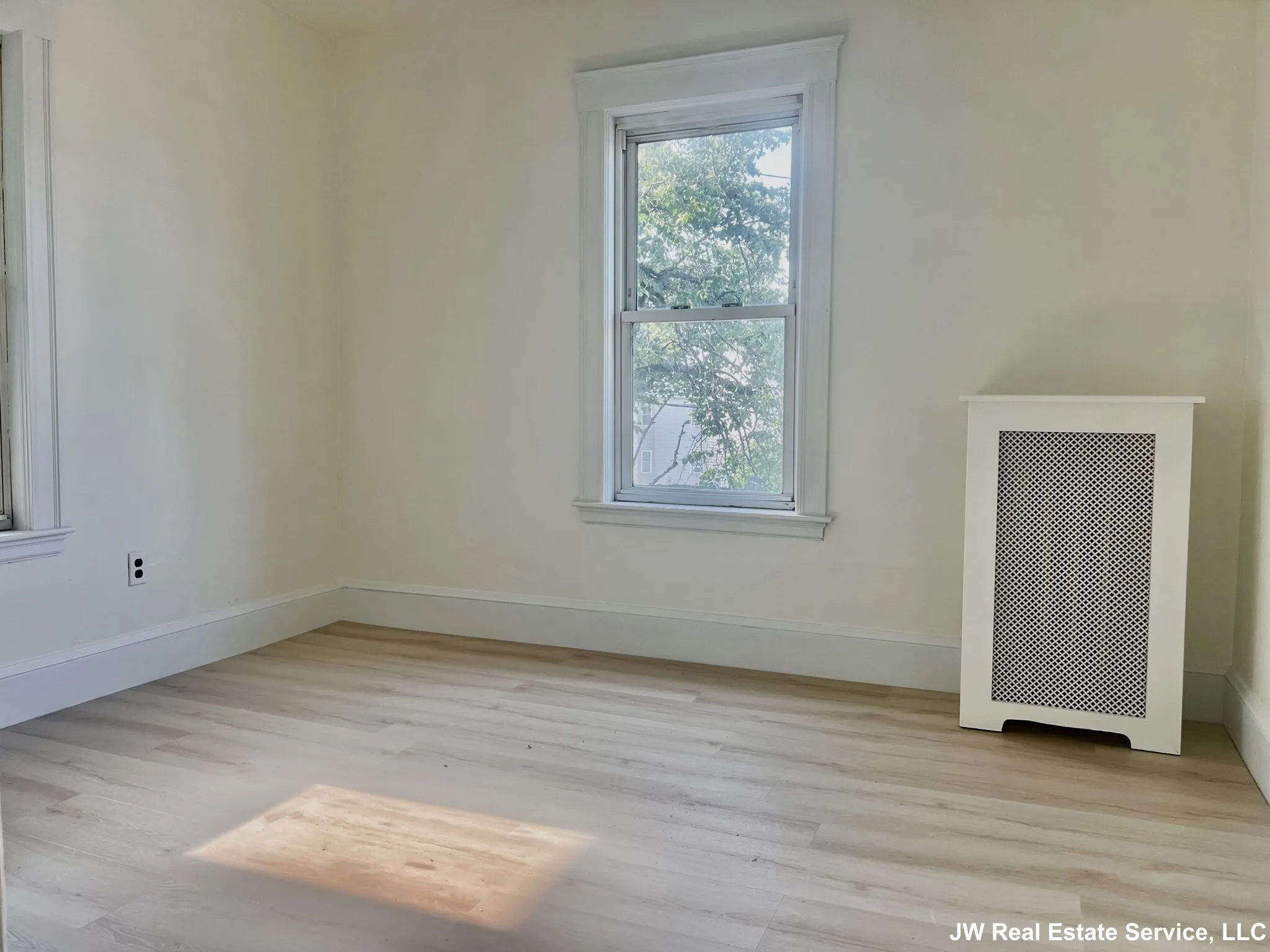 5 Magnus Ave, Ward Two