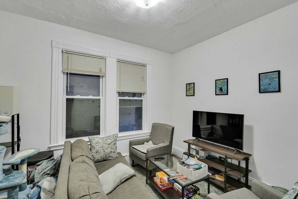 98 Cypress St, Emerson Gardens