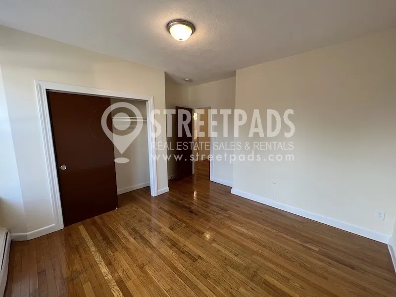 172 North Beacon St, Brighton