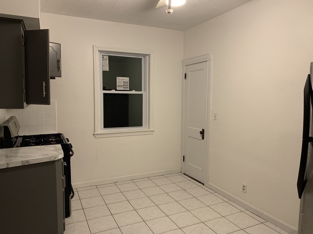 44 Crawford St, Fall River