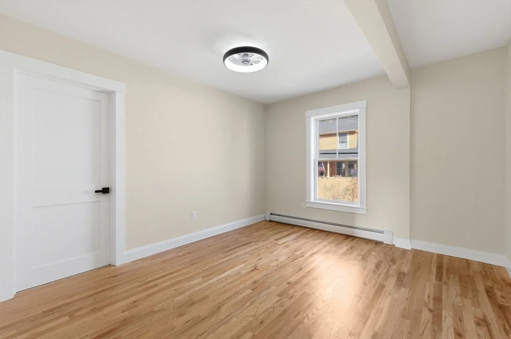 20 Beacon St, Gloucester