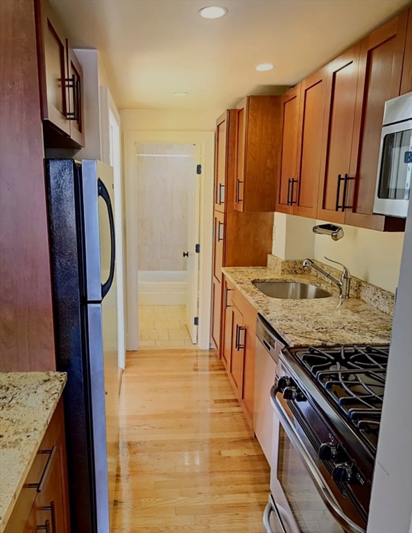 88 West Cedar St, Beacon Hill