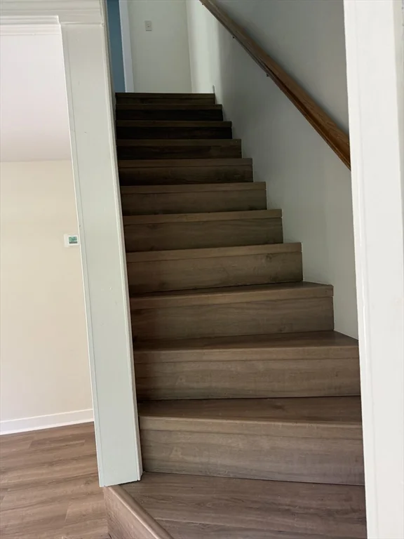 28 Crestview Dr, Westborough