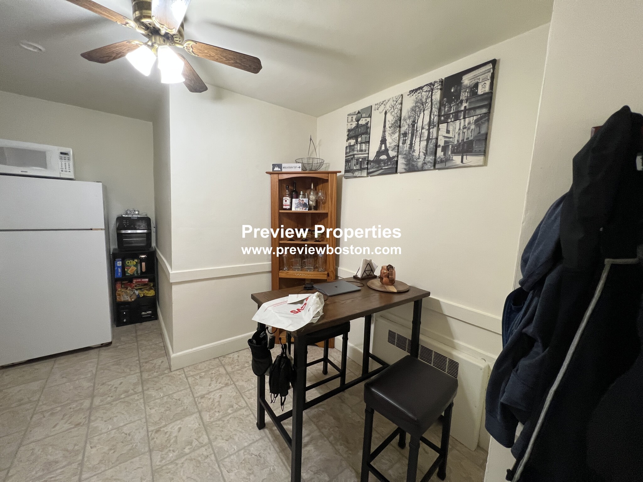 24 Brock St, Oak Square