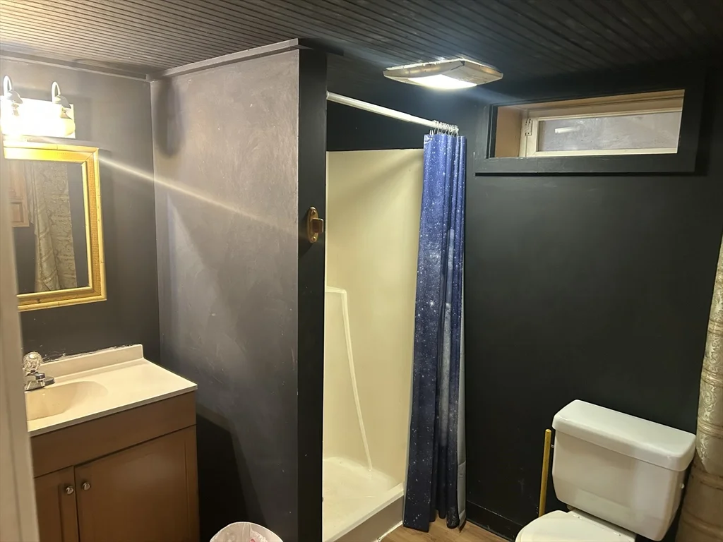 4 Meadowview Ln, Milford