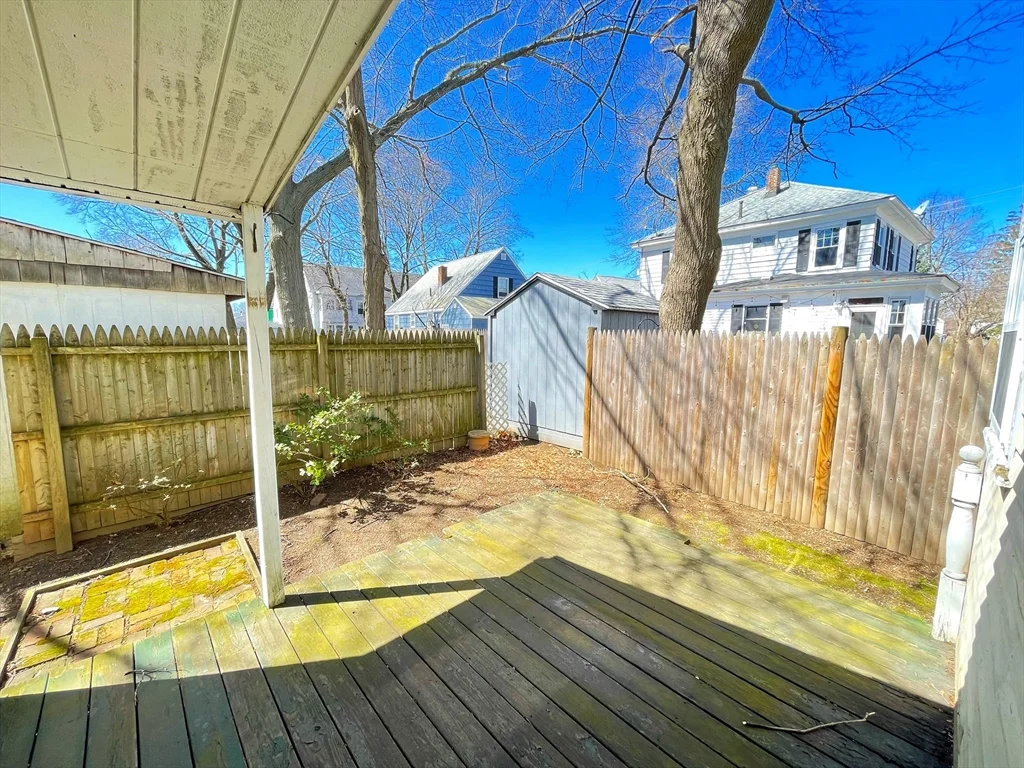 51 Jenness St, Lowell