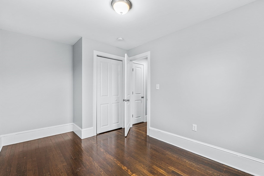 11 Town Hill St, Quincy