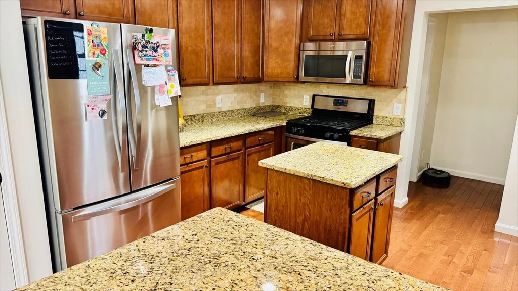 294 Hayden Rowe St, Hopkinton