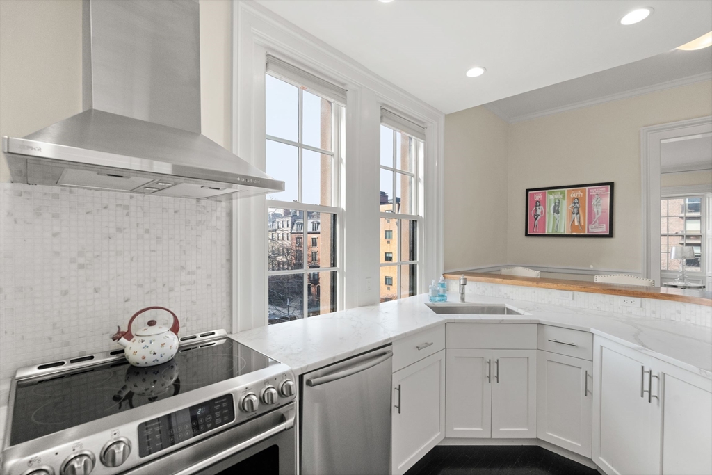 285 Clarendon St, Back Bay