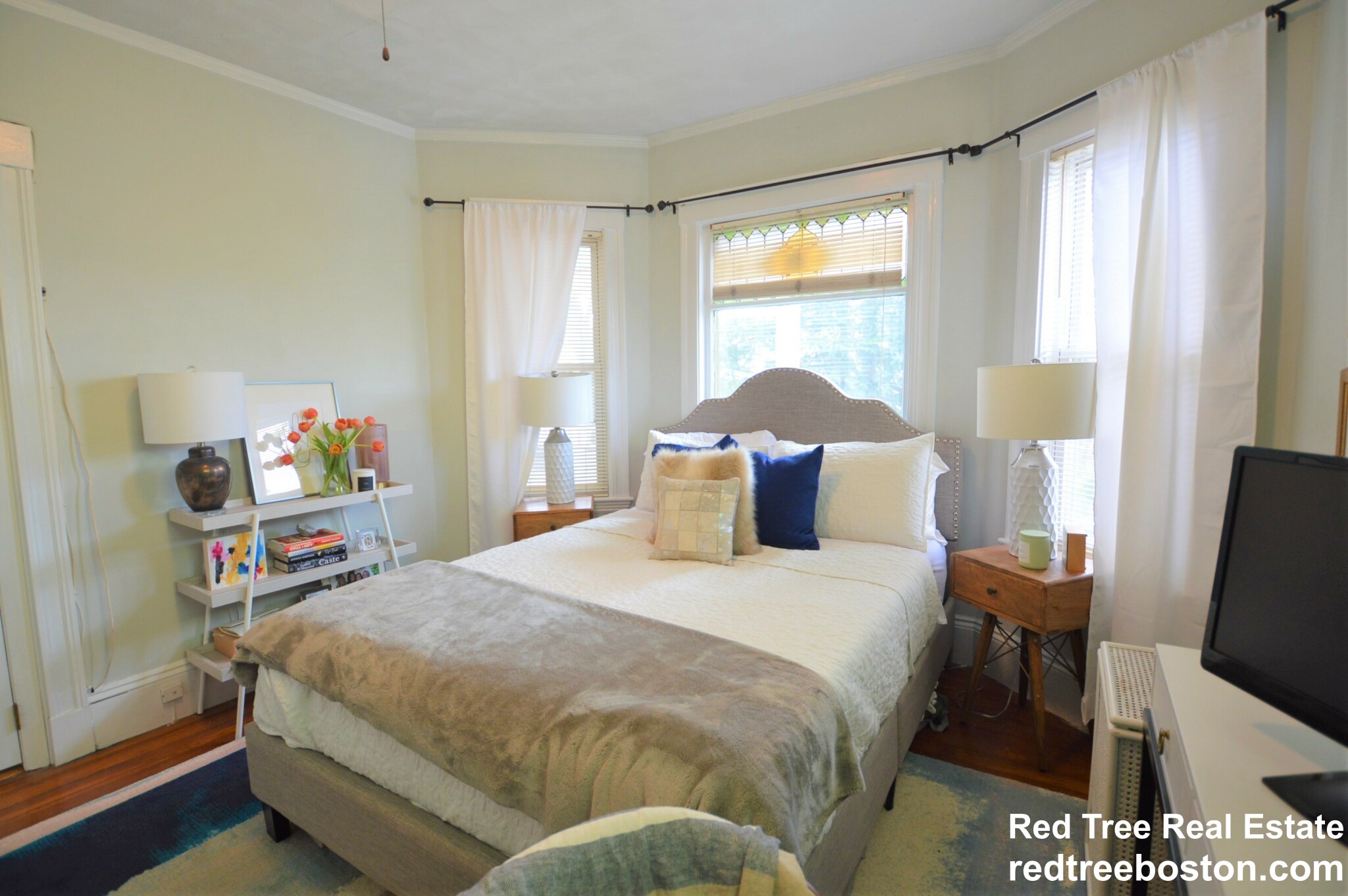 14 Breck Ave, Oak Square