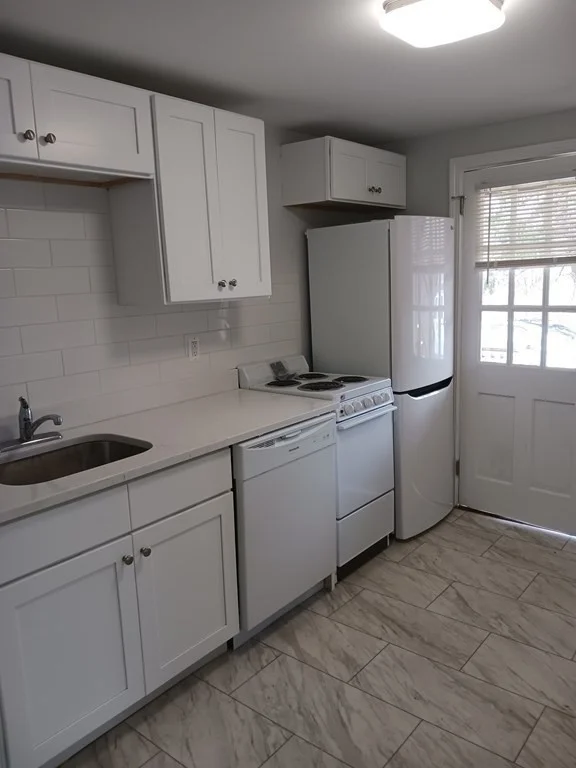 755 Webster St, Marshfield