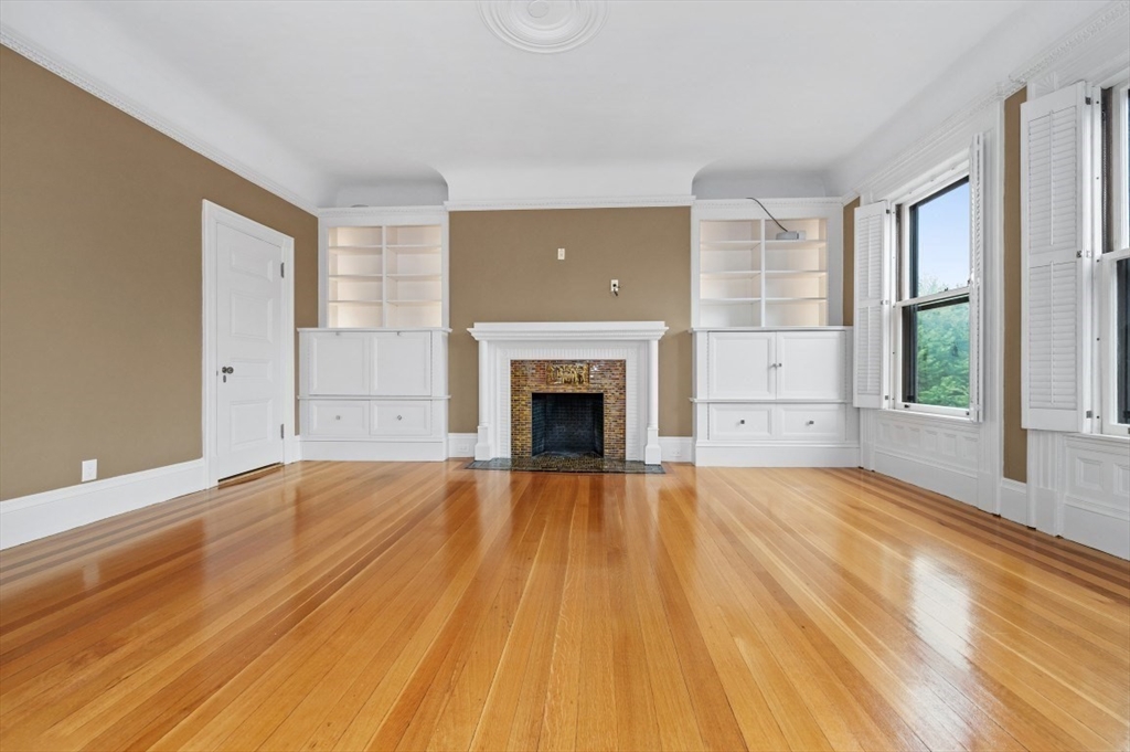 290 Commonwealth Ave, Back Bay