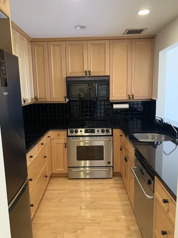 197 8th, Charlestown