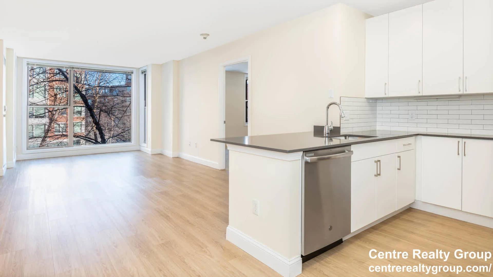 1449 Main St, West End