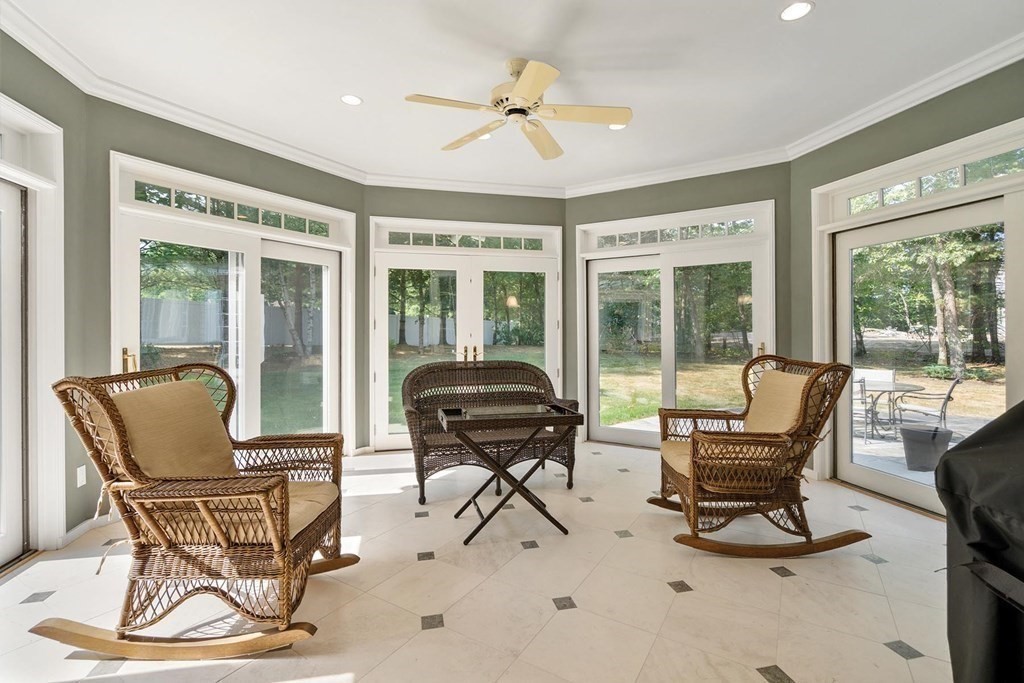 196 Bridle Trail Rd, Needham