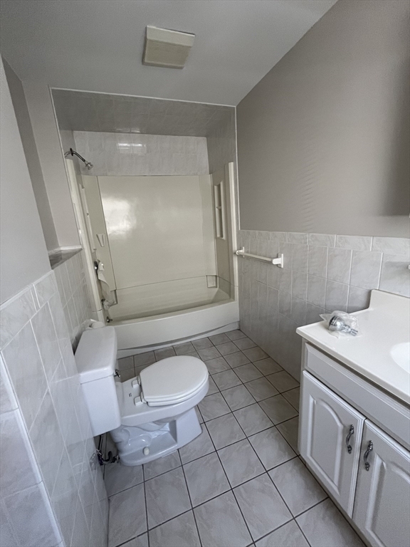 38 Everett St, Medford