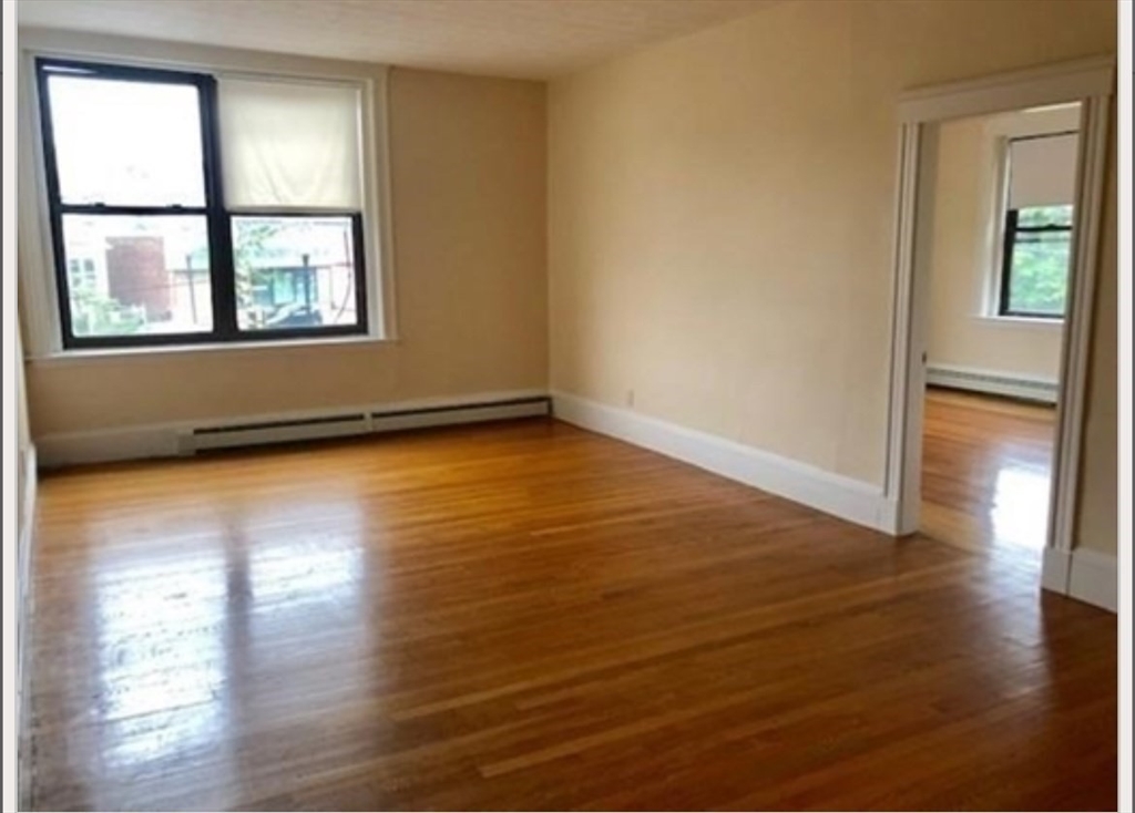 108 Bristol Rd, Somerville