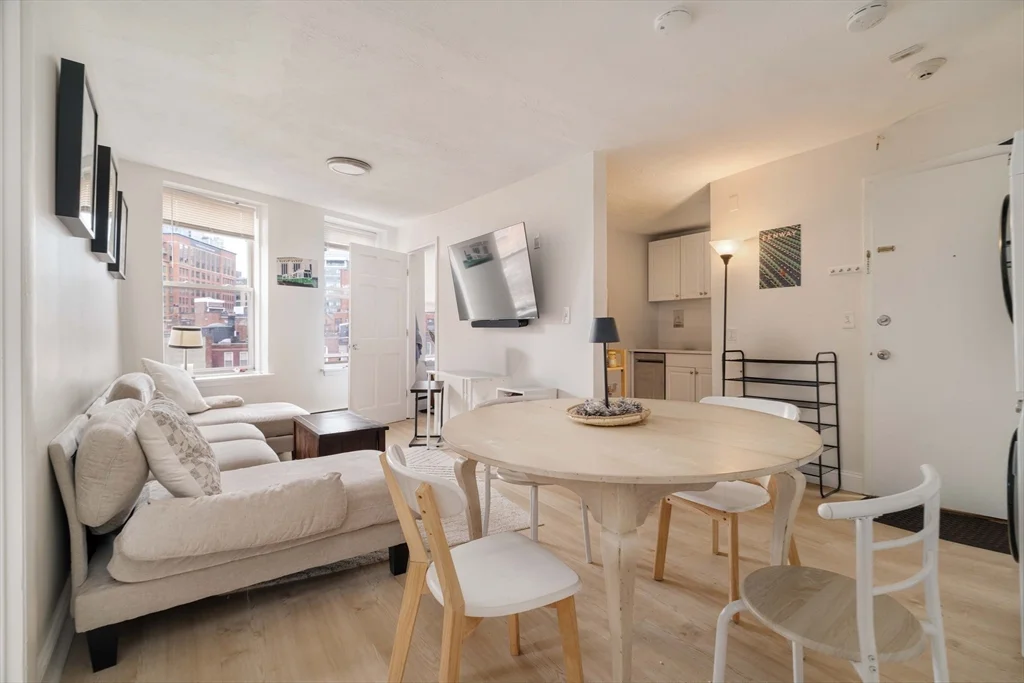 5 N Margin St, North End