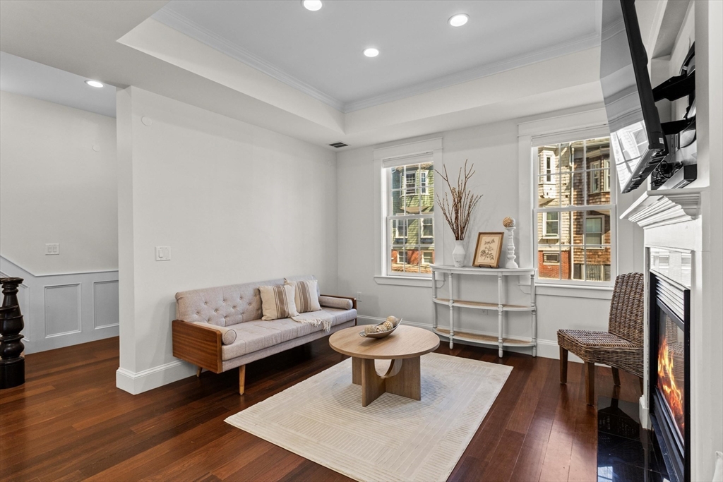 274 Bunker Hill St, Charlestown