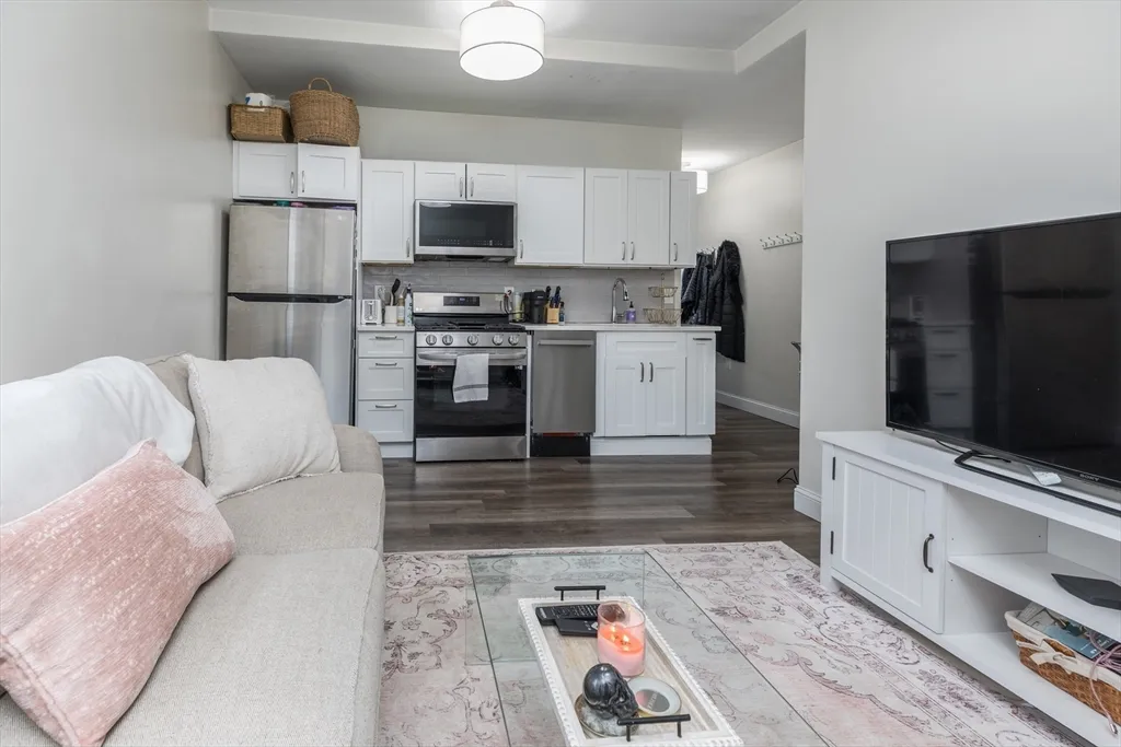 100 H St, South Boston