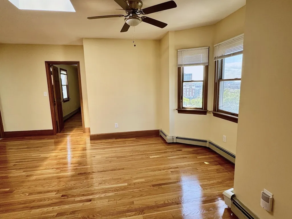 366 Bunker Hill St, Medford Street / The Neck