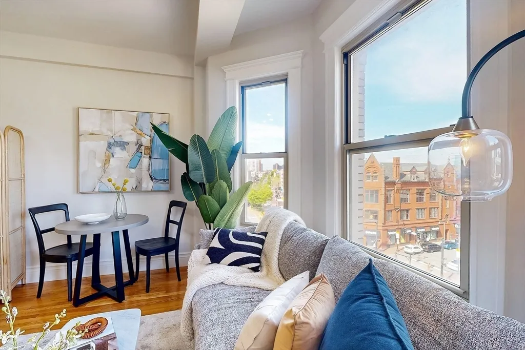 270 Huntington Ave, Hyde Park