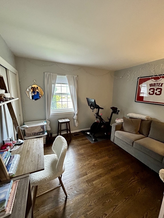 1603 Windsor Dr, Framingham