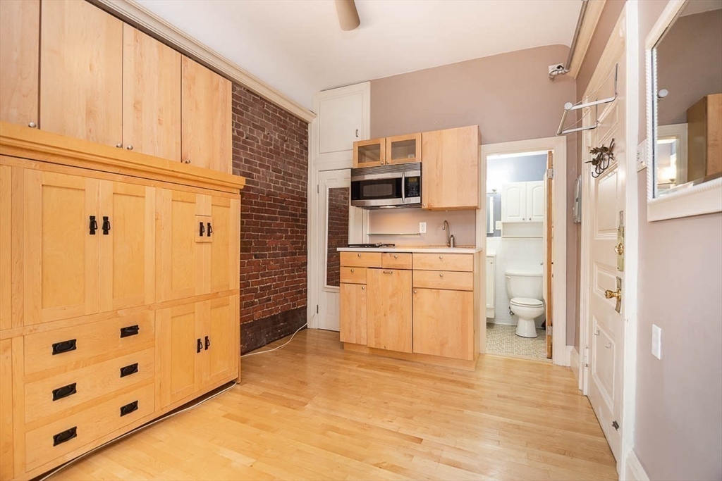 290 Commonwealth Ave, Back Bay