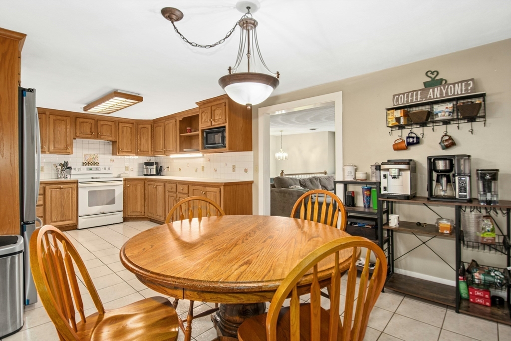 67 S Oxford Rd, Millbury