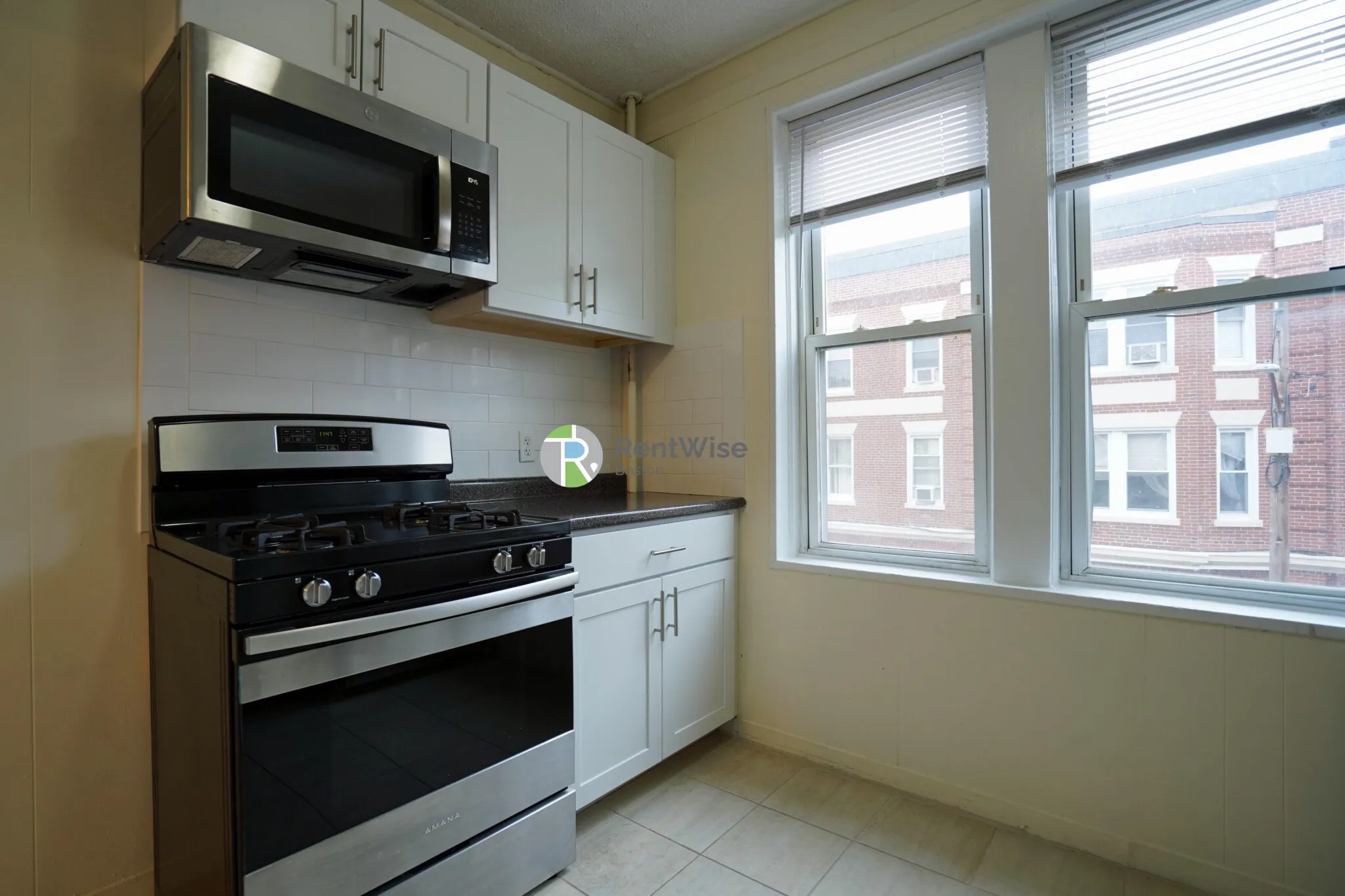 518 Cambridge St, Allston