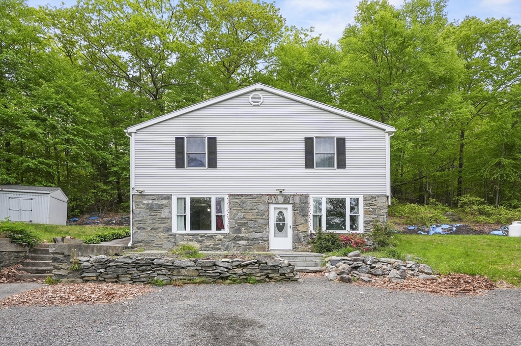 9 Gover Rd, Millbury