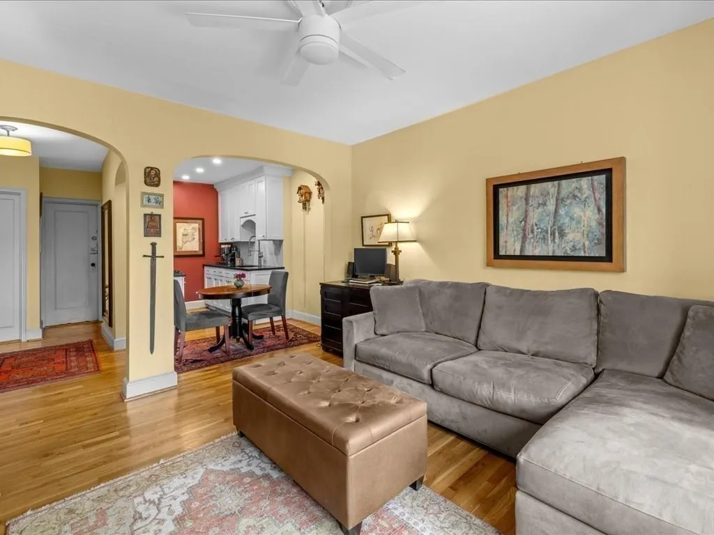 228 Commonwealth Ave, Back Bay