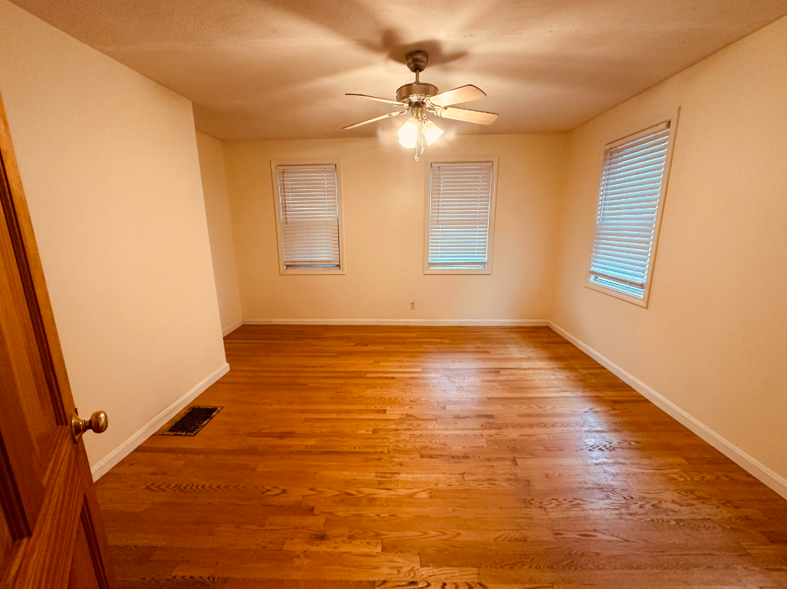 8 Alberta Ter, North Cambridge