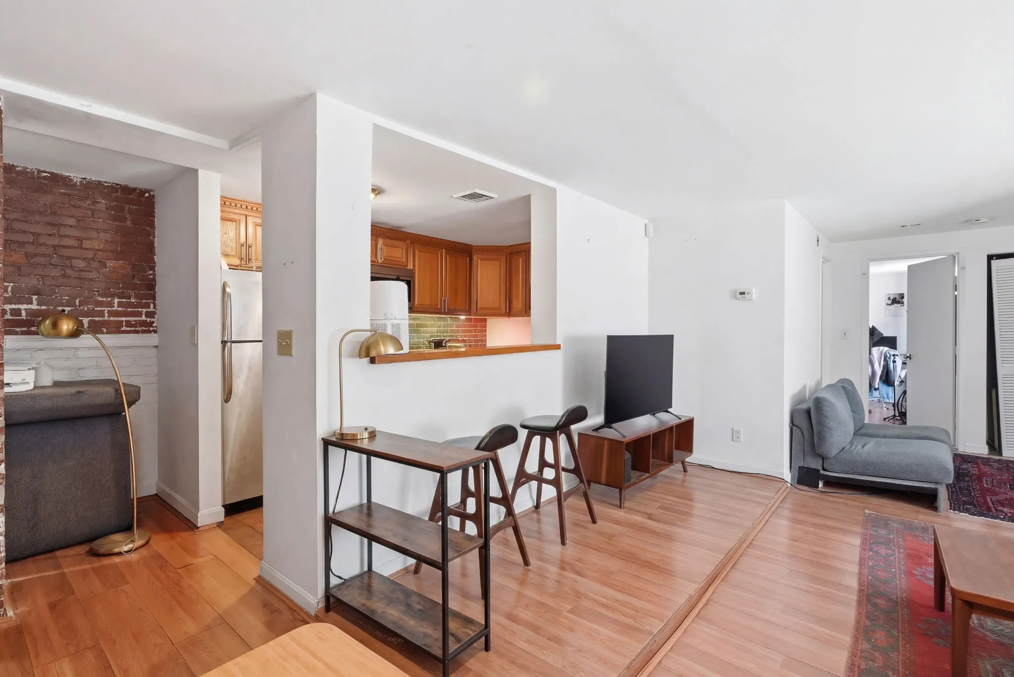 104 Gainsborough St, Fenway