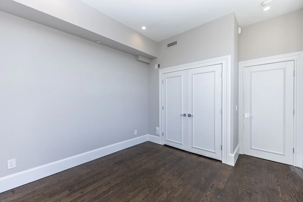 85 Regent St, Roxbury