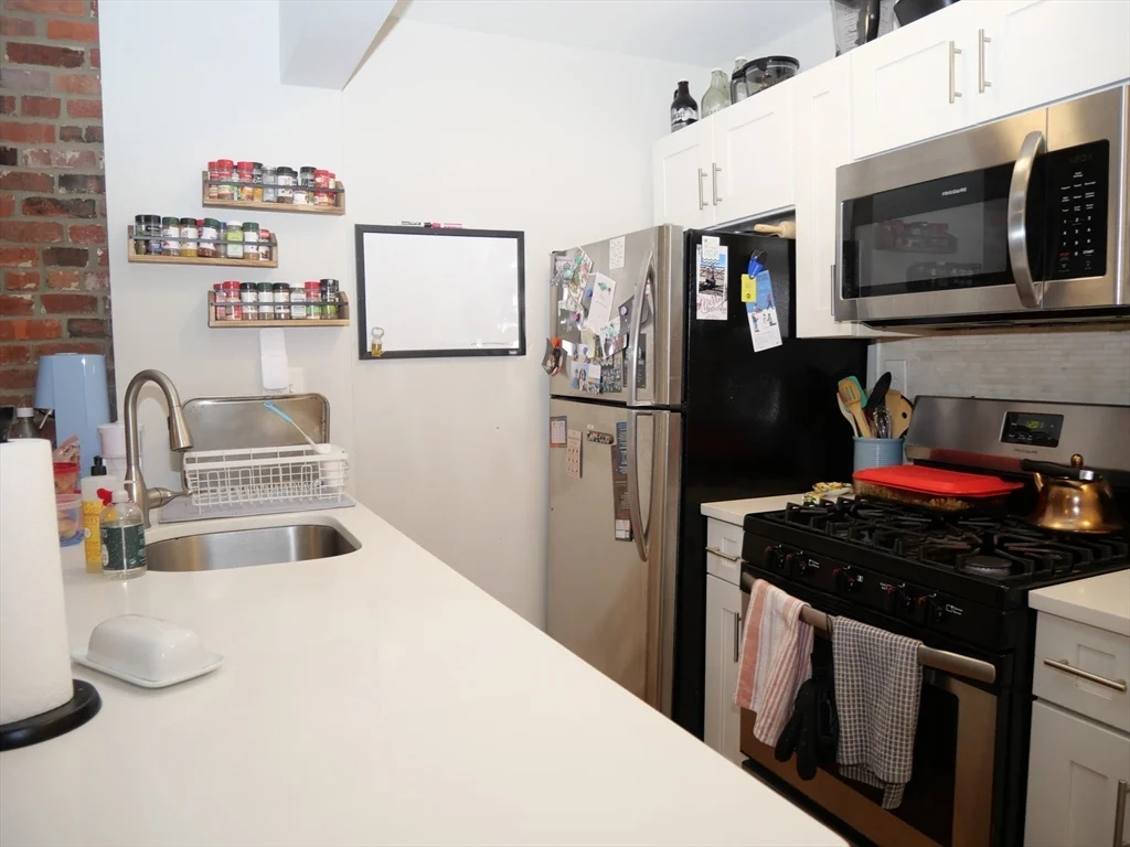 255 Paris, East Boston