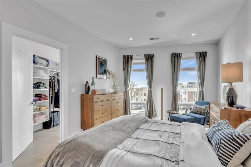 232 Old Colony Ave, South Boston