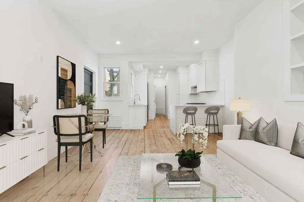 31 Pleasant St, Charlestown