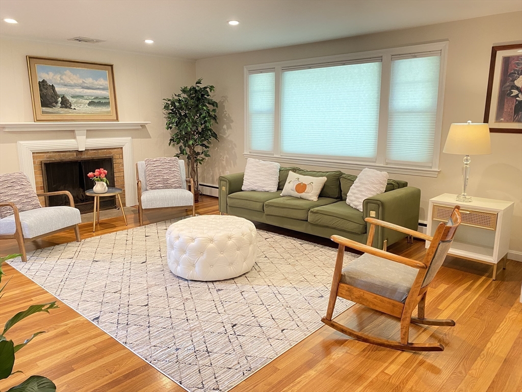 15 Winchester Dr, Lexington