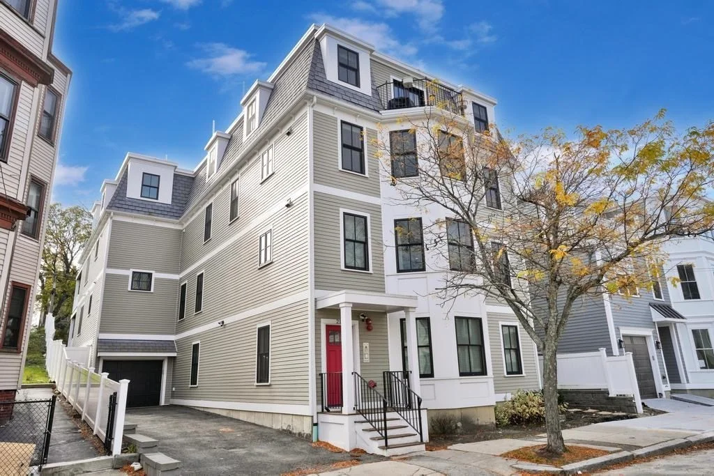 213 E Eagle St, East Boston